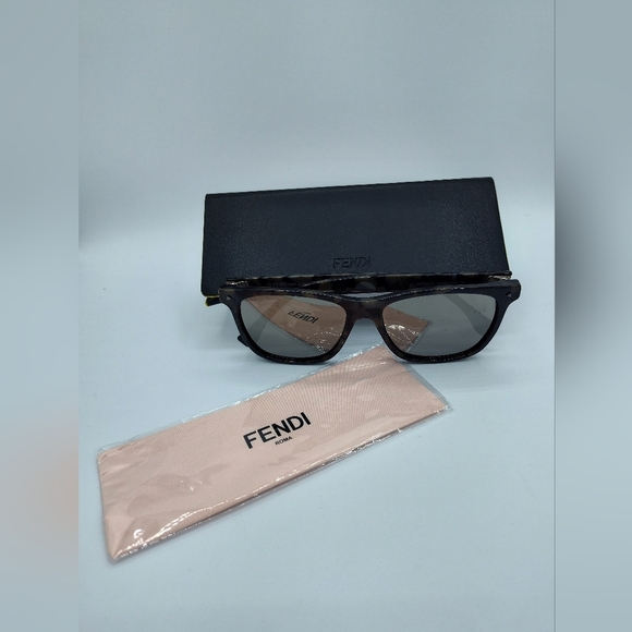 FENDI Roma Tortoiseshell Sunglasses FF M0035/S Italy + Case & Authenticity - Picture 3 of 11